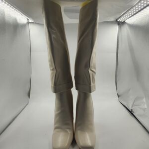 New In Box Elegant Lulu's Lorlia Heeled Boots In Almond for Women Size 7